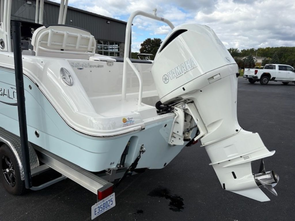 2021 Robalo R242EX - Image 22