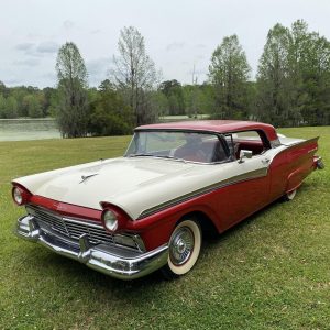 1957 Ford Fairlane 500 Skyliner