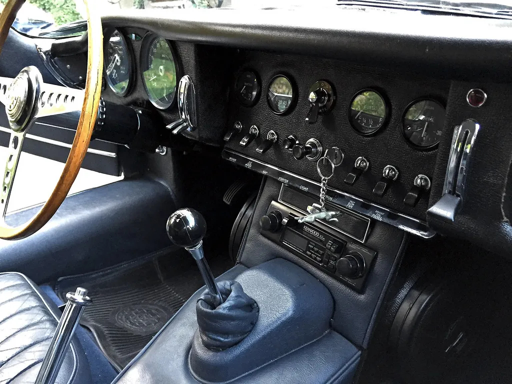 1966 Jaguar E-Type 4.2 Coupe - Image 23