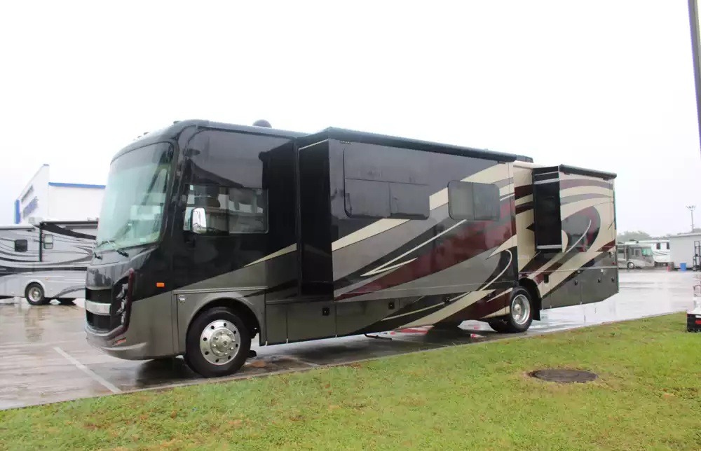 2019 Entegra Coach Emblem 36T - Image 4