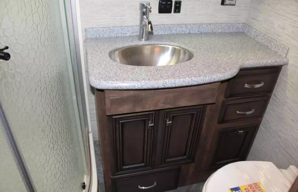 2018 Newmar Bay Star 3113 - Image 23