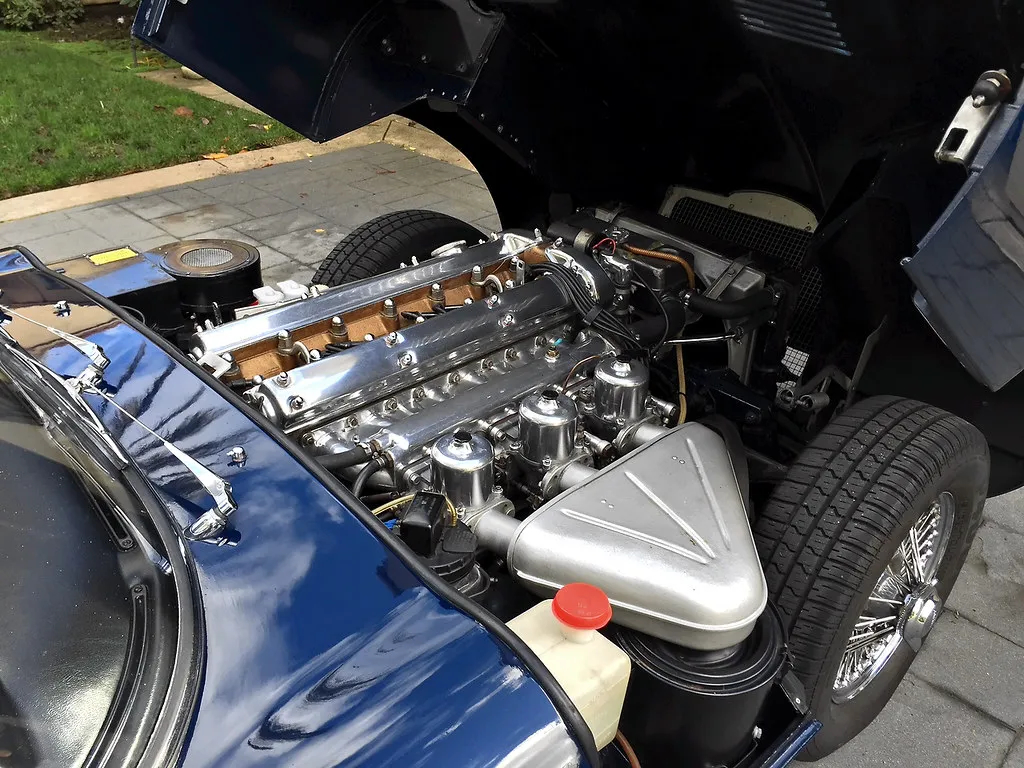 1966 Jaguar E-Type 4.2 Coupe - Image 25