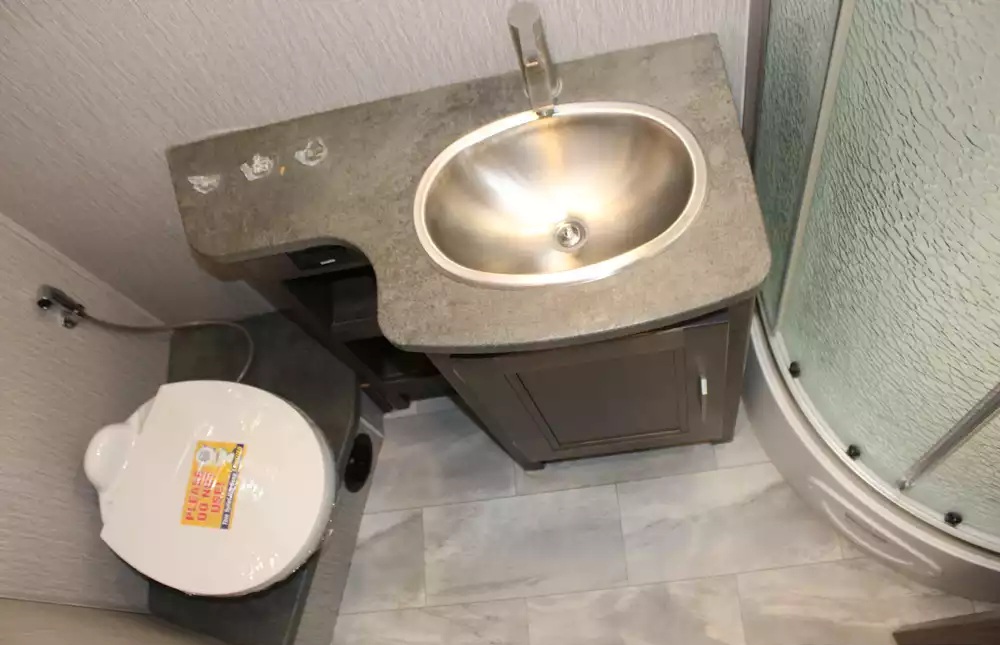 2022 Forest River Coachmen Encore 325SS - Image 20