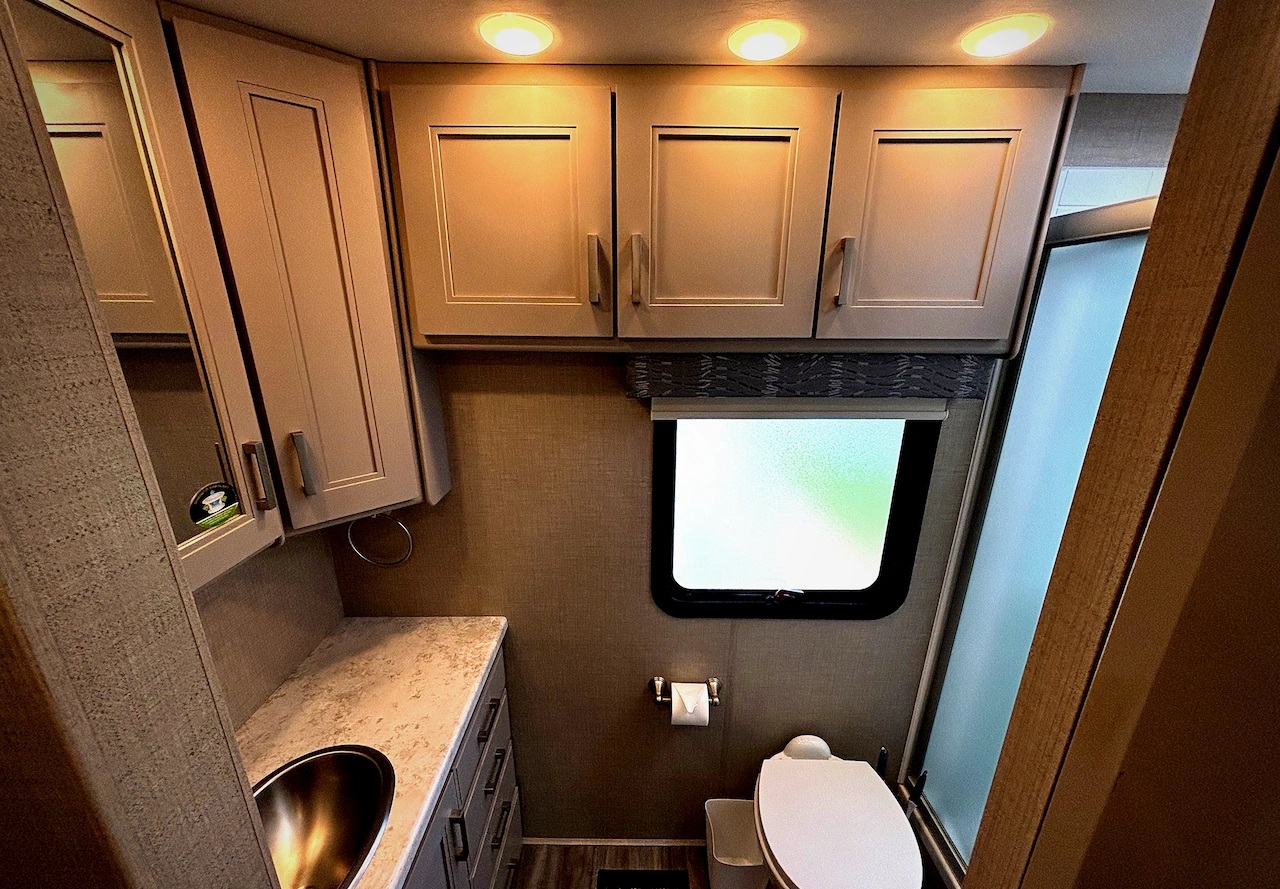 2022 Thor Miramar 37.1 - Image 20