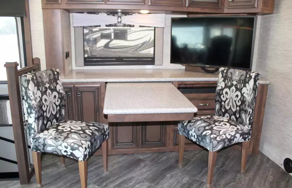 2018 Newmar Bay Star 3113 - Image 26