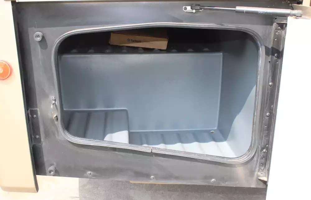 2018 Fleetwood Bounder 36D - Image 36