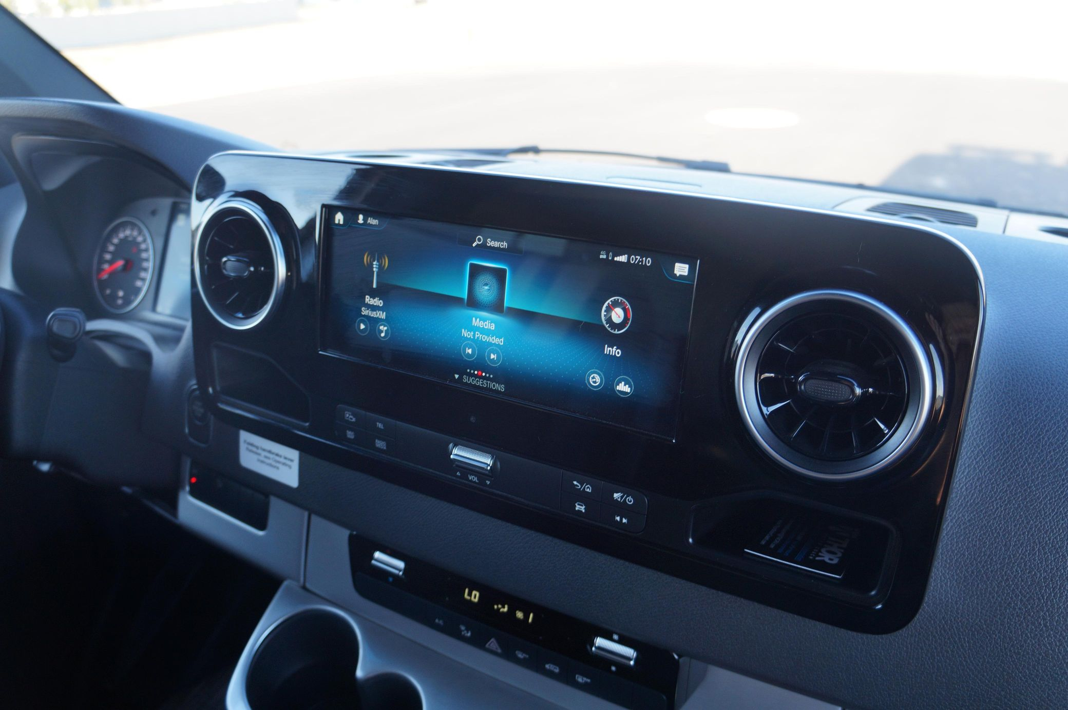 2022 Thor Sanctuary 4x4 - Image 81