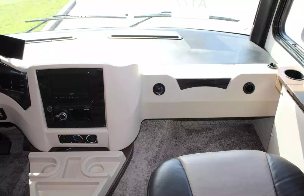 2018 Newmar Bay Star 3113 - Image 27