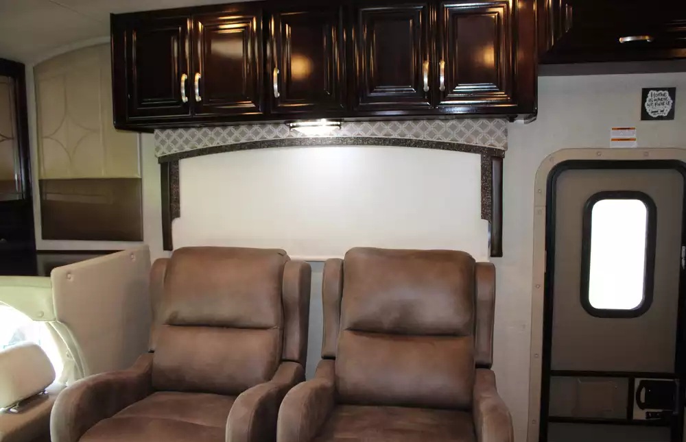 2017 Thor Chateau Super C 35SF - Image 20