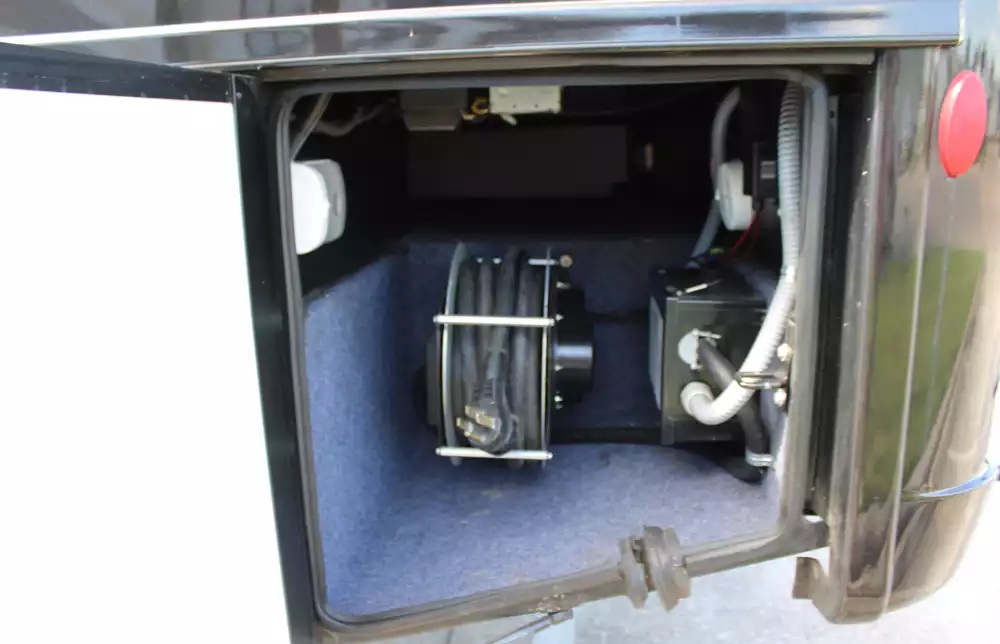 2018 Newmar Bay Star 3113 - Image 28