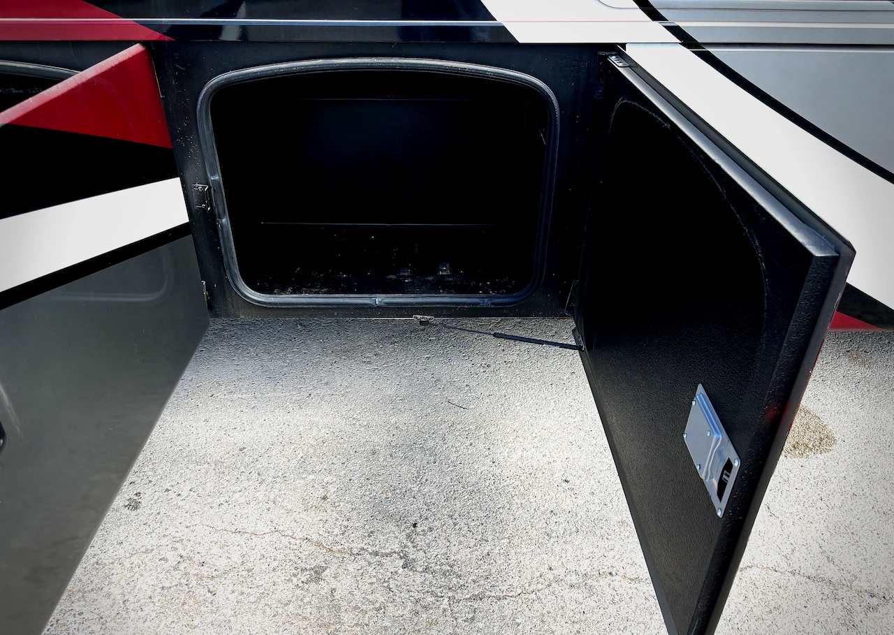 2022 Thor Miramar 37.1 - Image 23