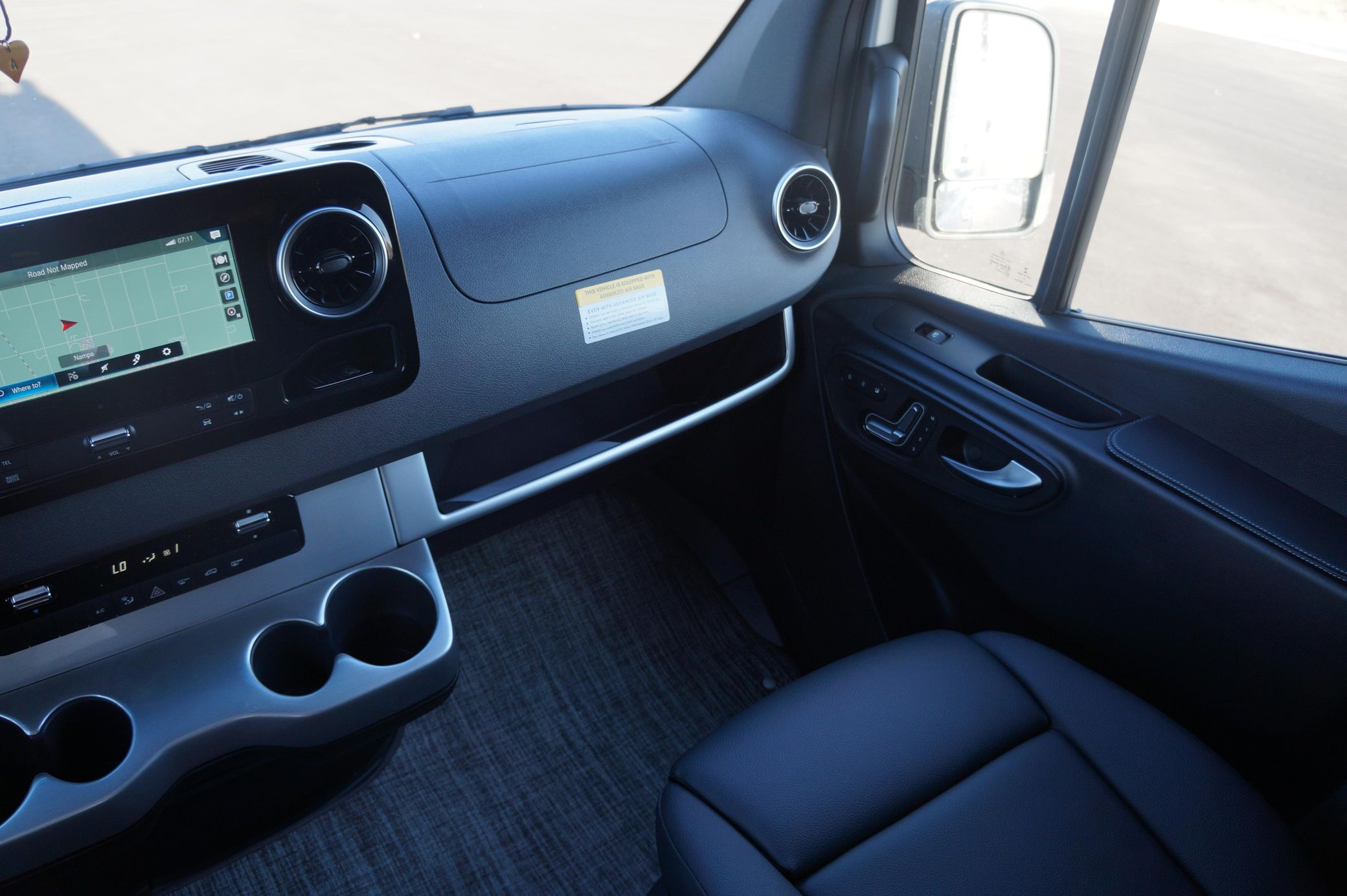 2022 Thor Sanctuary 4x4 - Image 5