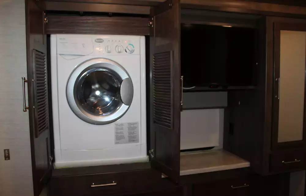 2019 Entegra Coach Emblem 36T - Image 30