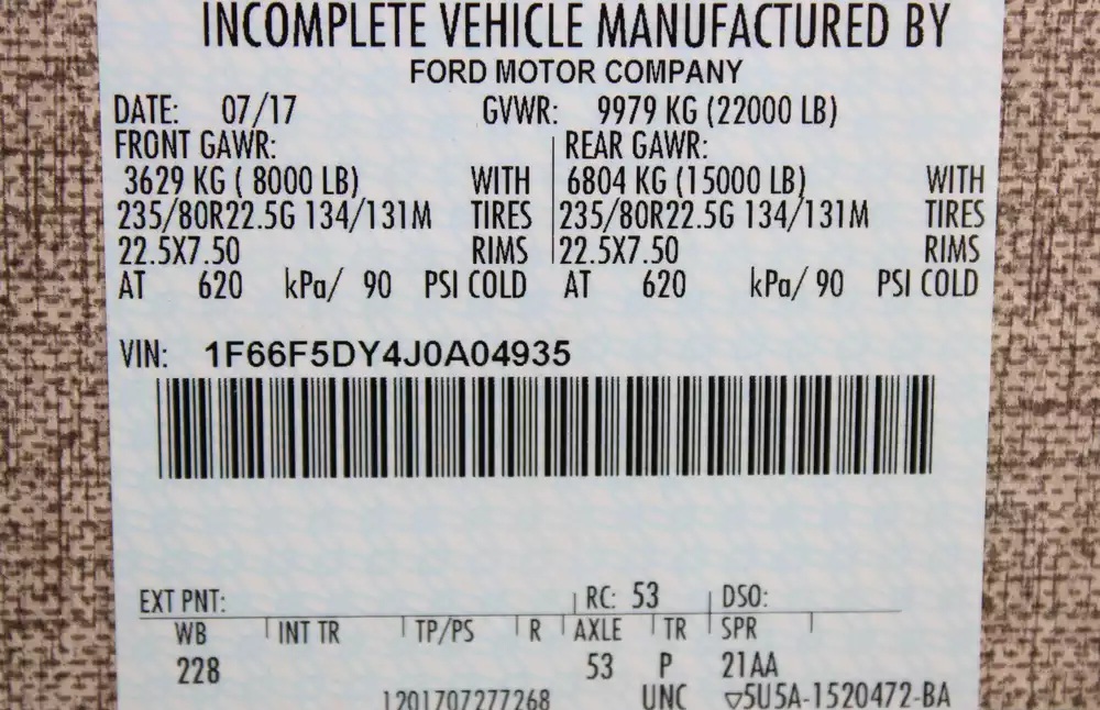 2018 Fleetwood Bounder 36D - Image 39