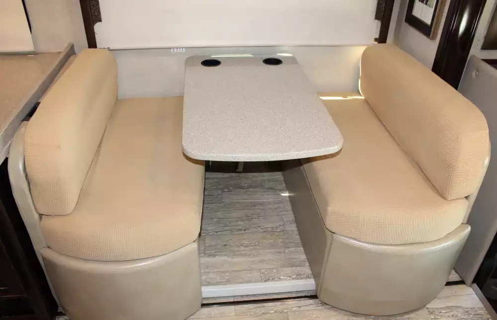 2017 Thor Chateau Super C 35SF - Image 22