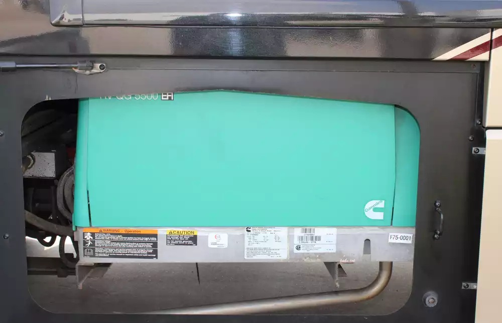 2018 Fleetwood Bounder 36D - Image 40