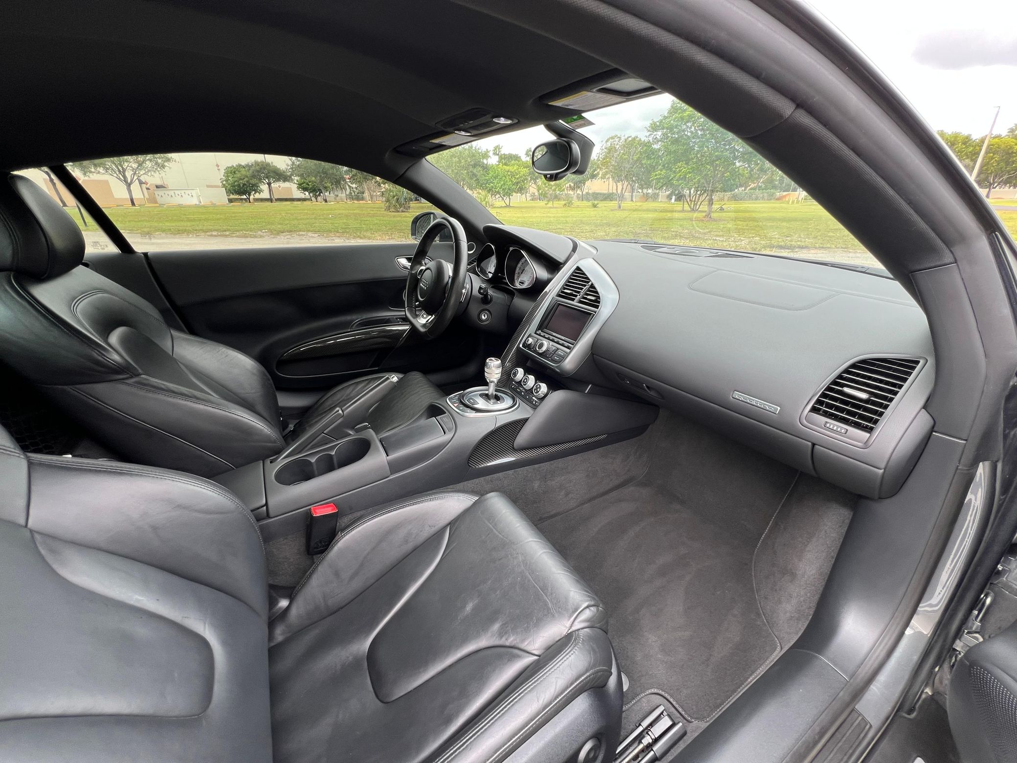 2011 Audi R8 V10 5.2 Quattro - Image 23