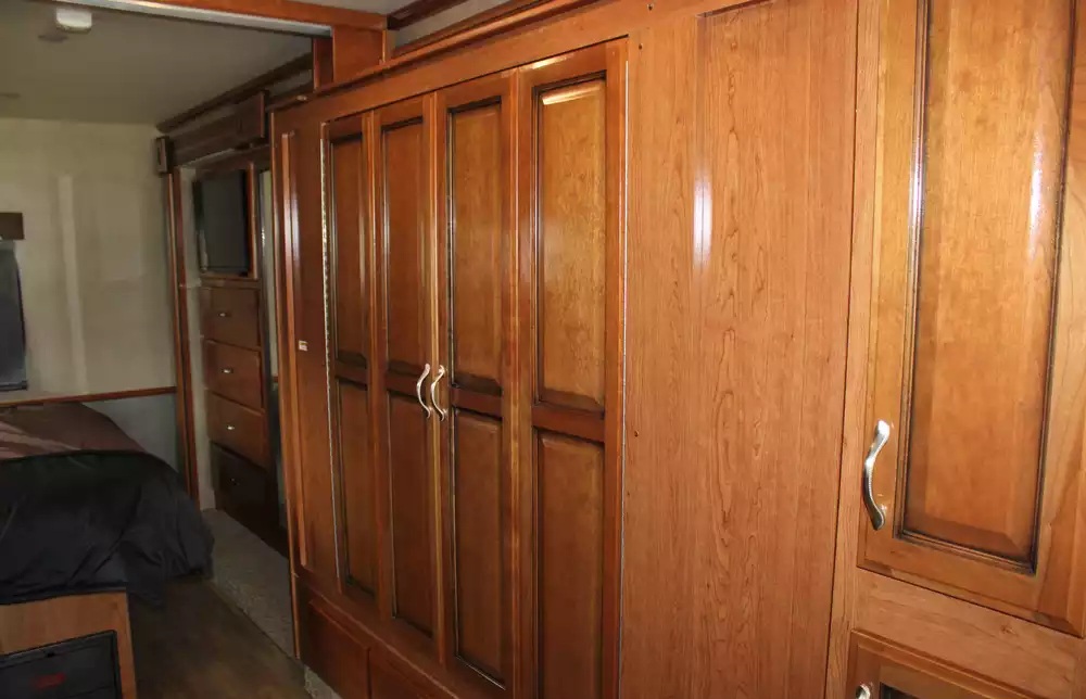 2018 Fleetwood Bounder 36D - Image 41