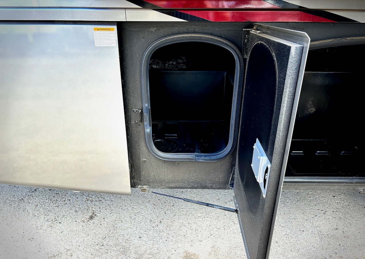 2022 Thor Miramar 37.1 - Image 26