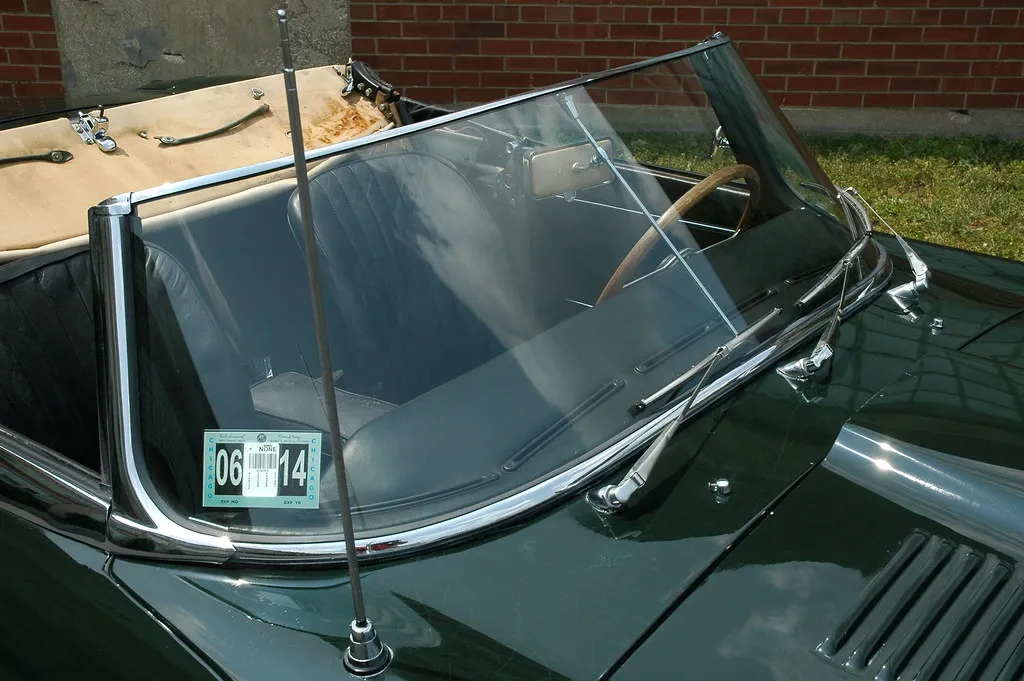 1968 Jaguar E-type 4.2 Roadster Series 1.5 - Image 12