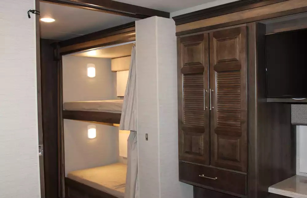 2019 Entegra Coach Emblem 36T - Image 34