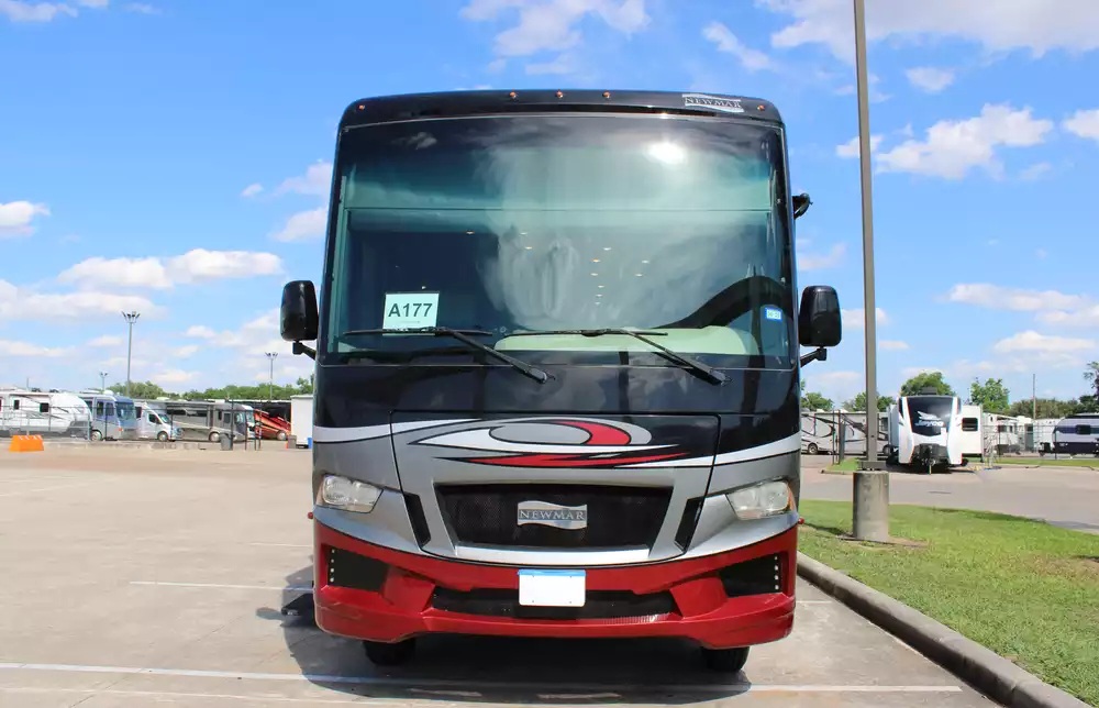 2018 Newmar Bay Star 3113 - Image 4