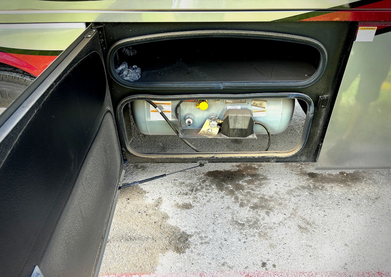 2022 Thor Miramar 37.1 - Image 28