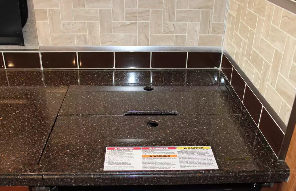 2018 Fleetwood Bounder 36D - Image 44