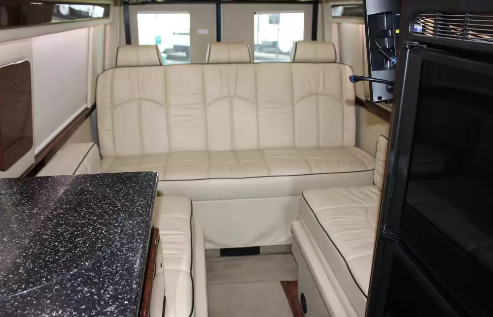 2018 Chinook Countryside MP2 - Image 32