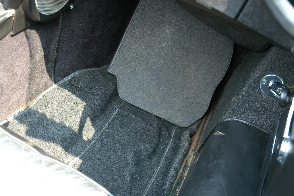 1968 Jaguar E-type 4.2 Roadster Series 1.5 - Image 15