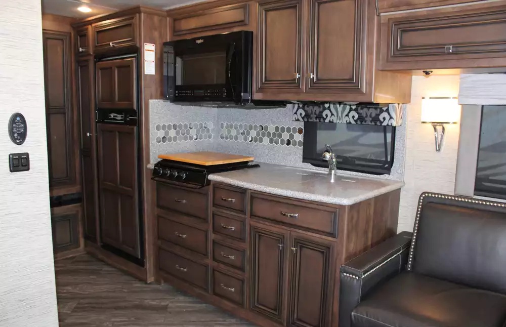2018 Newmar Bay Star 3113 - Image 35