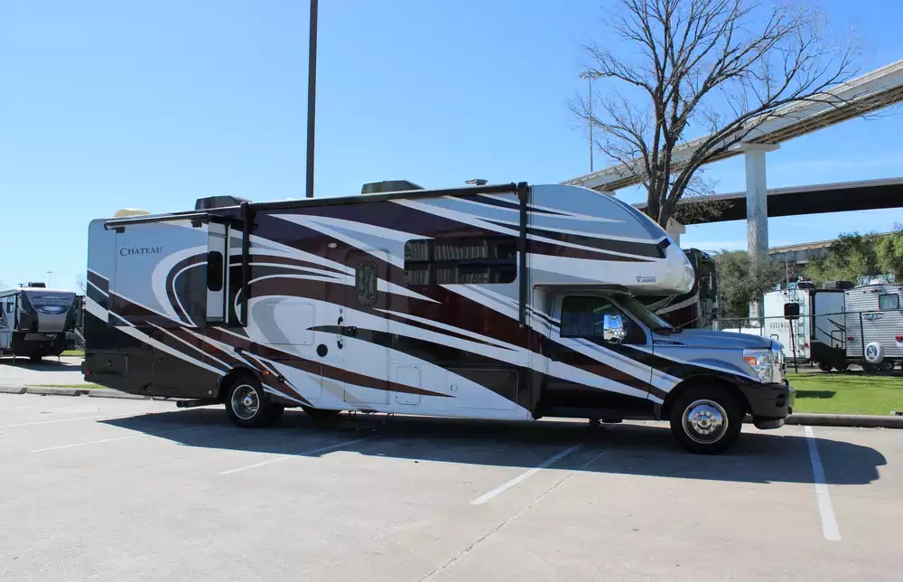 2017 Thor Chateau Super C 35SF - Image 29