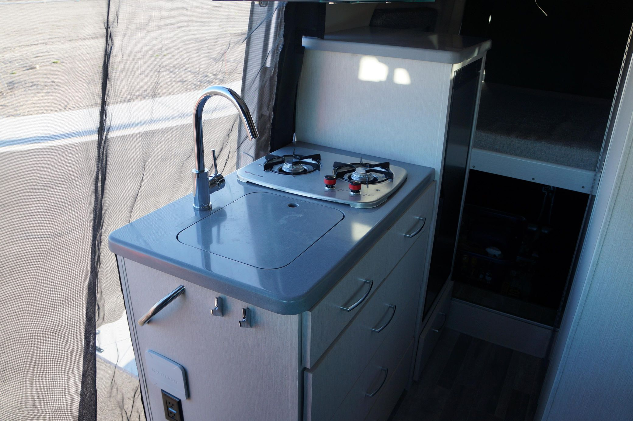 2022 Thor Sanctuary 4x4 - Image 13