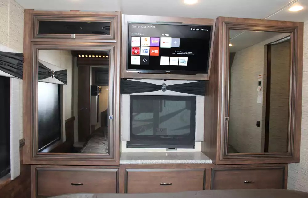 2018 Newmar Bay Star 3113 - Image 37