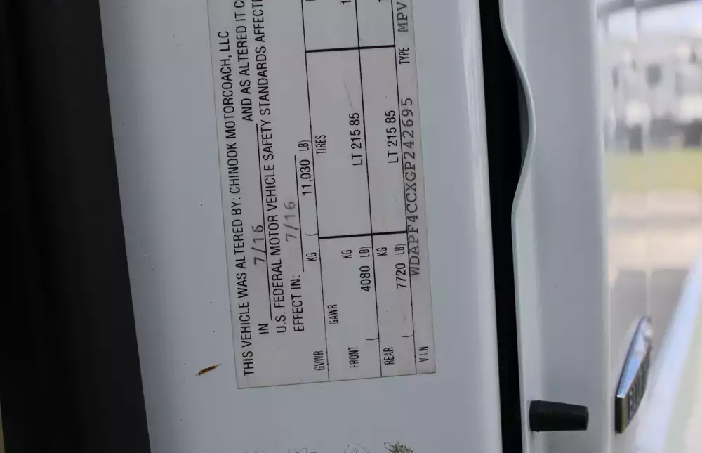 2018 Chinook Countryside MP2 - Image 36