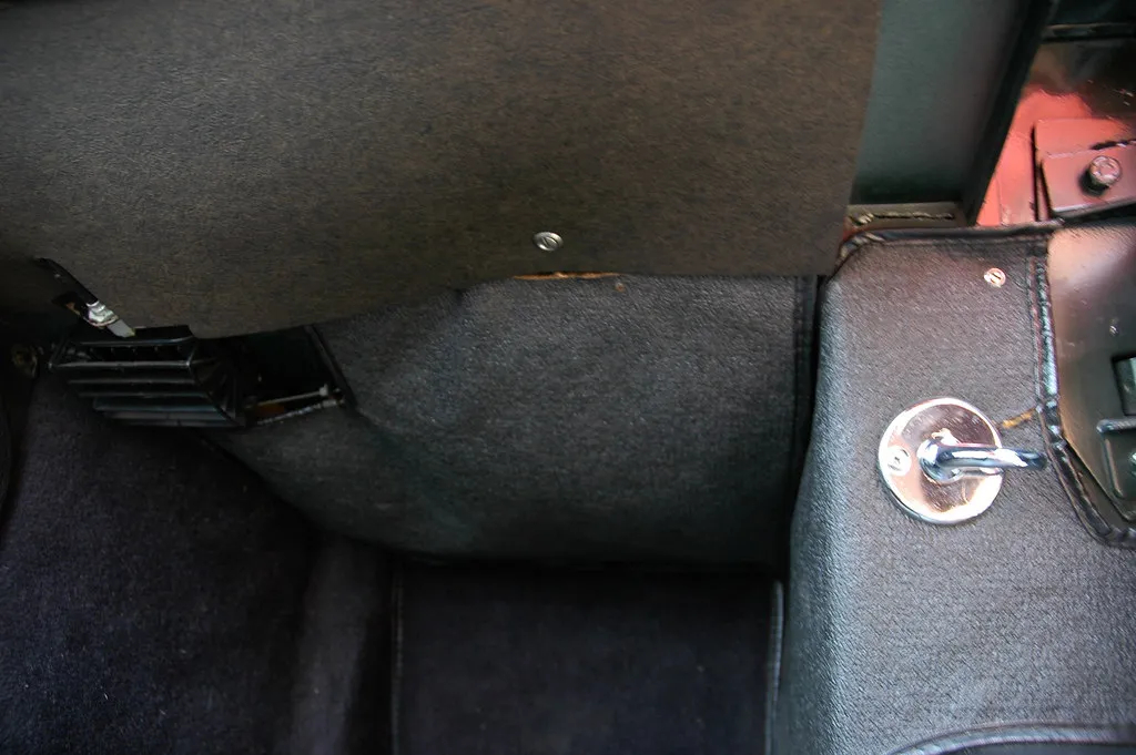 1968 Jaguar E-type 4.2 Roadster Series 1.5 - Image 19