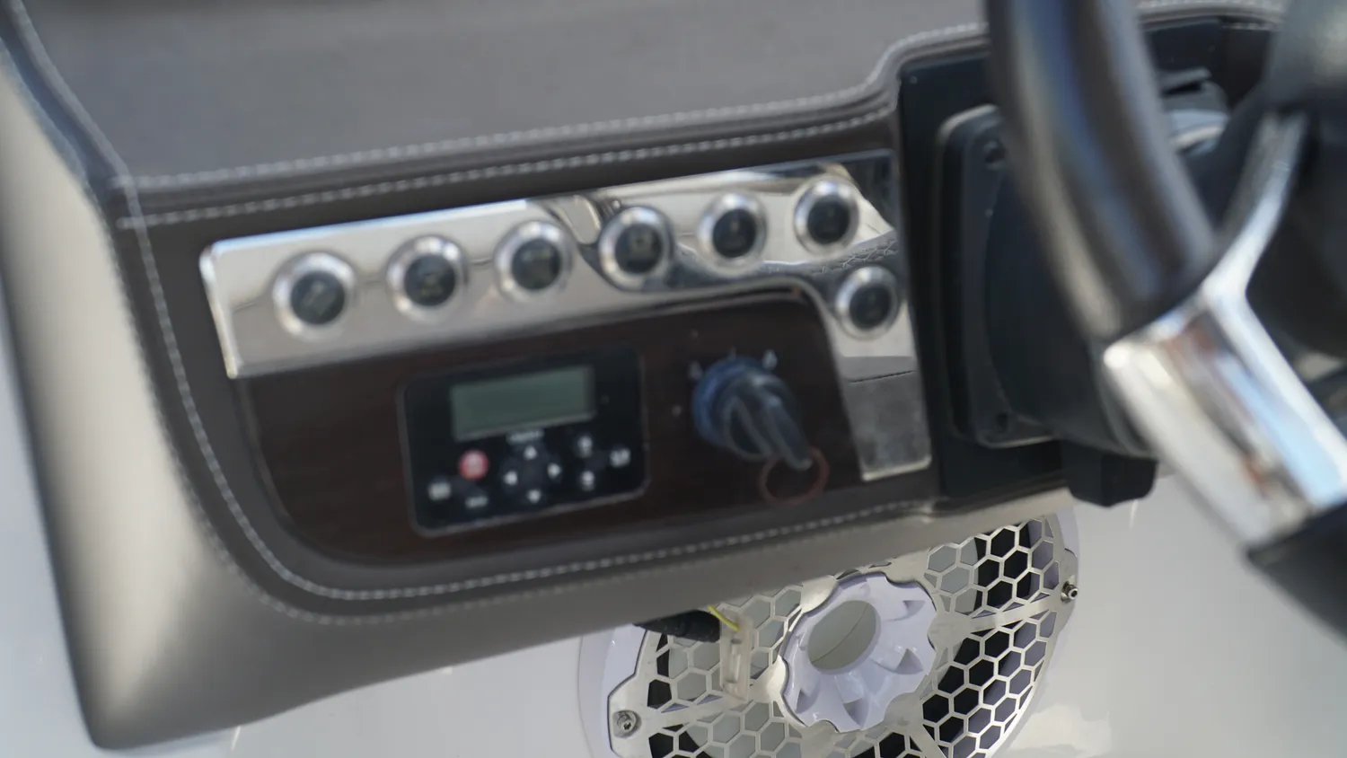 2019 Chaparral 250 Suncoast - Image 6