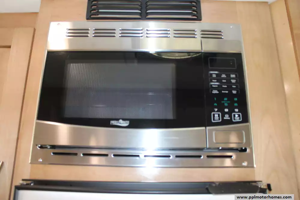 2021 Forest River Coachmen Beyond 22C - Image 6