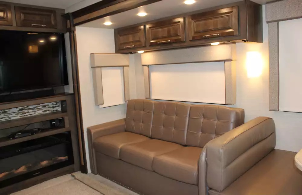 2019 Entegra Coach Emblem 36T - Image 42