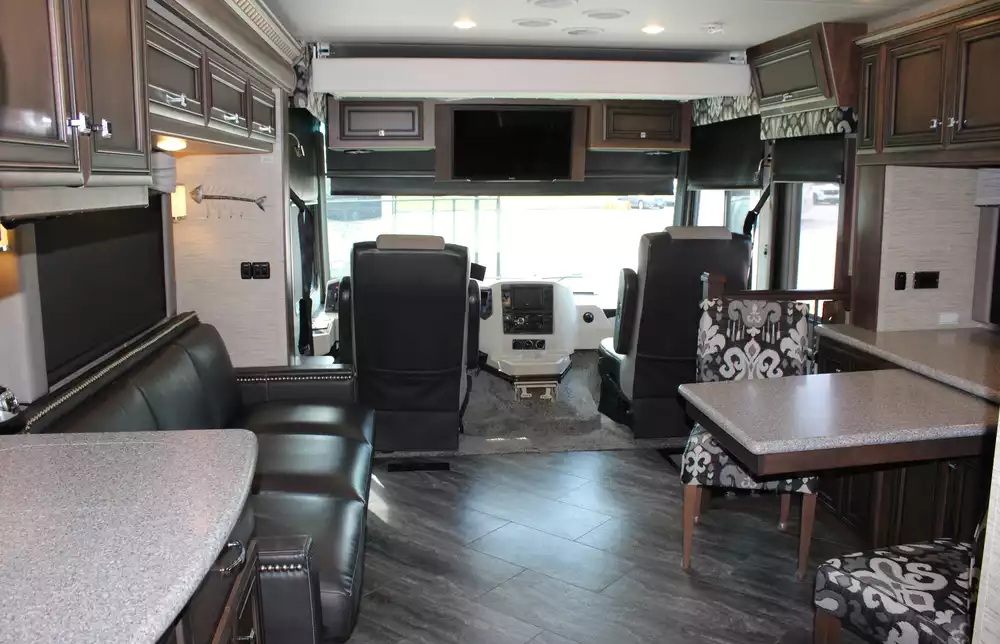 2018 Newmar Bay Star 3113 - Image 40