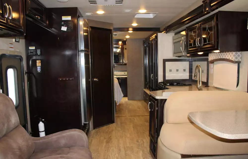 2017 Thor Chateau Super C 35SF - Image 34