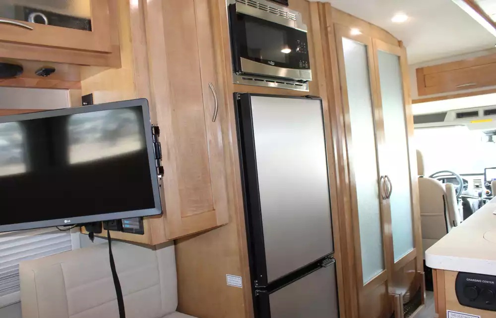 2021 Forest River Coachmen Beyond 22C - Image 8