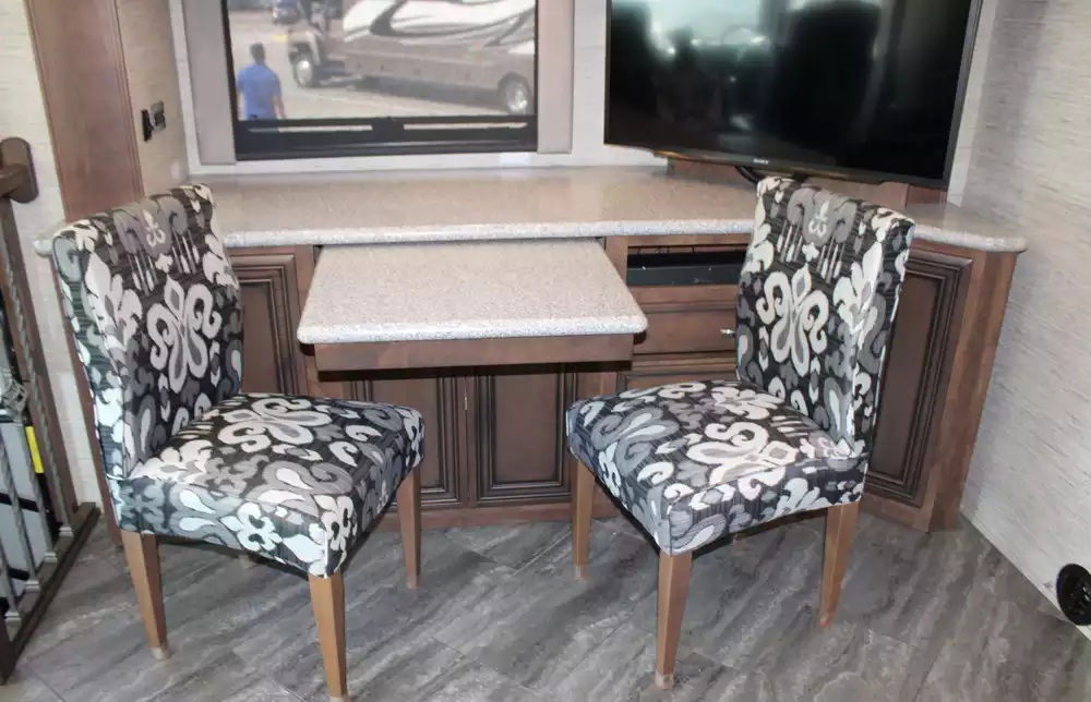 2018 Newmar Bay Star 3113 - Image 43