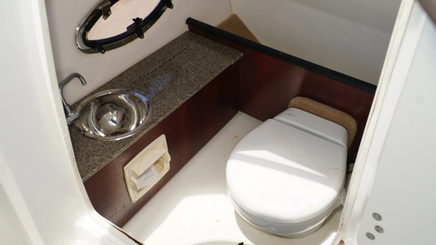 2019 Chaparral 250 Suncoast - Image 12