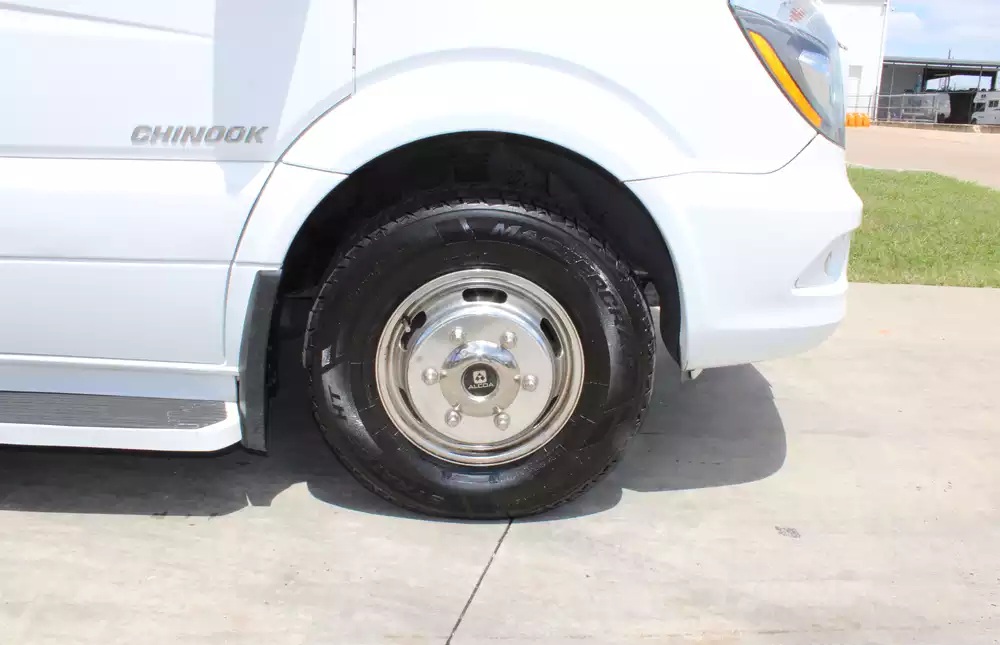 2018 Chinook Countryside MP2 - Image 6