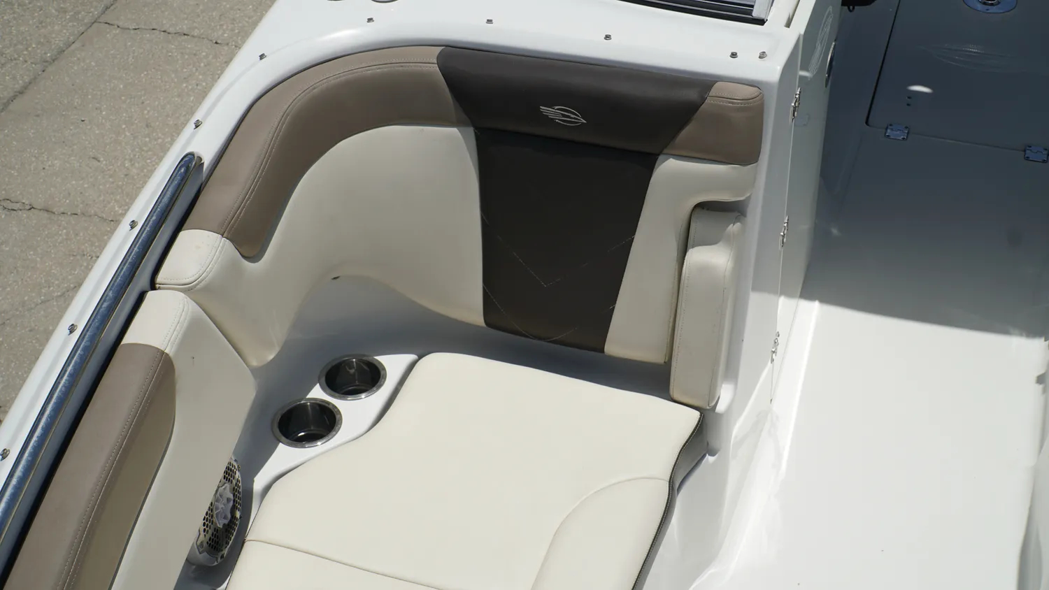 2019 Chaparral 250 Suncoast - Image 14