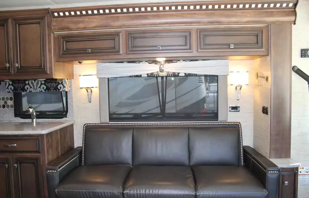 2018 Newmar Bay Star 3113 - Image 47