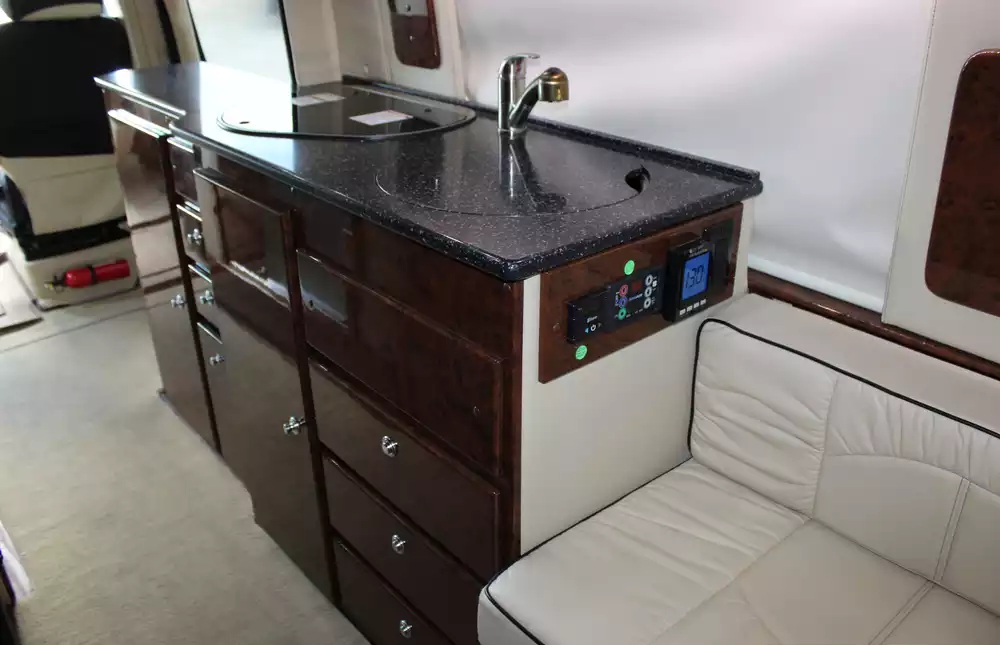 2018 Chinook Countryside MP2 - Image 8