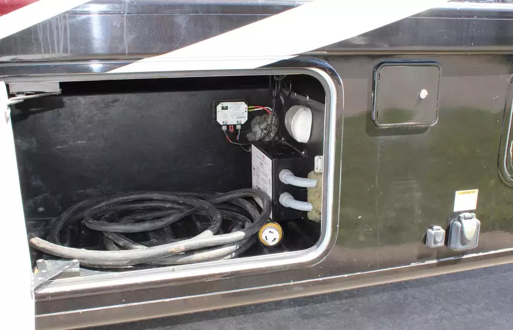 2017 Thor Chateau Super C 35SF - Image 41