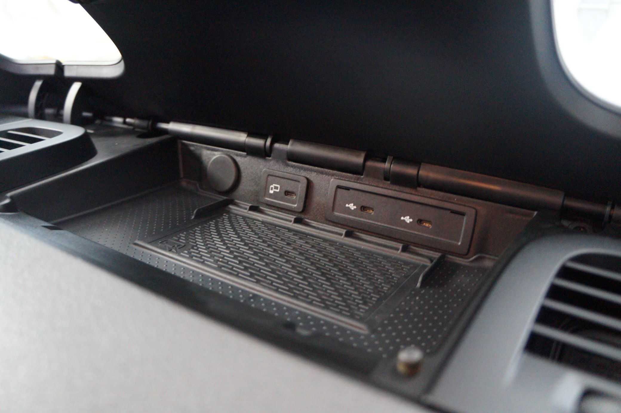 2022 Thor Sanctuary 4x4 - Image 24